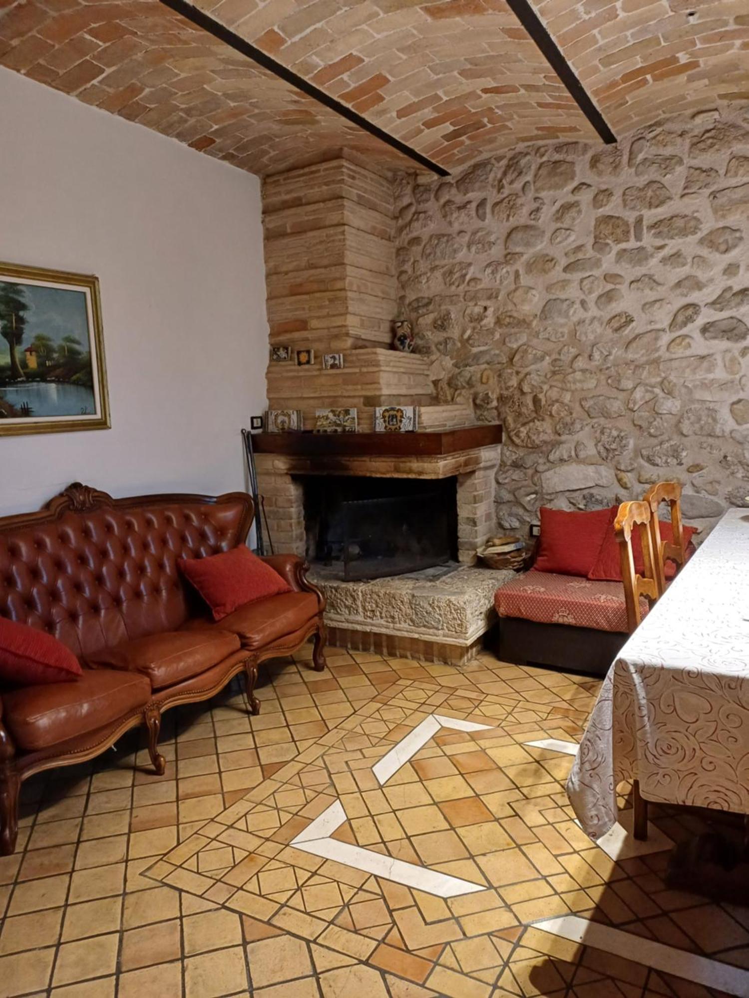 Agriturismo San Giovanni Ad Insulam Isola del Gran Sasso dʼItalia 外观 照片