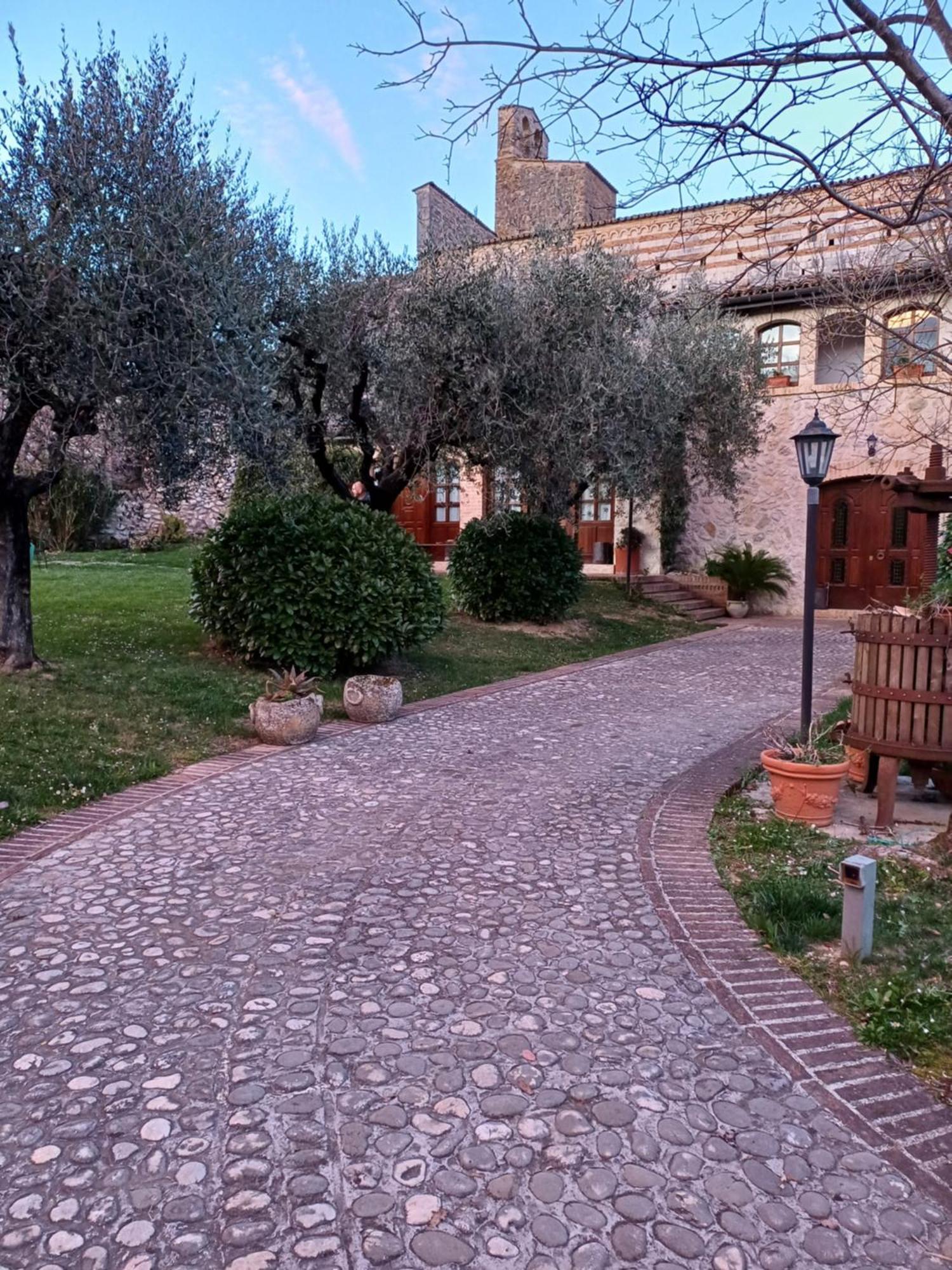 Agriturismo San Giovanni Ad Insulam Isola del Gran Sasso dʼItalia 外观 照片