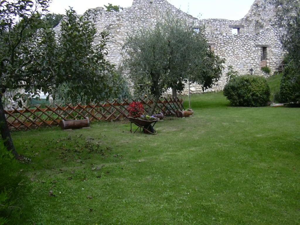 Agriturismo San Giovanni Ad Insulam Isola del Gran Sasso dʼItalia 外观 照片
